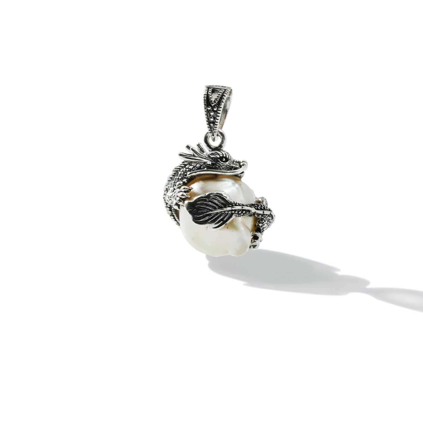 PENDANT DRAGON BAROQUE SEA PEARL BALL