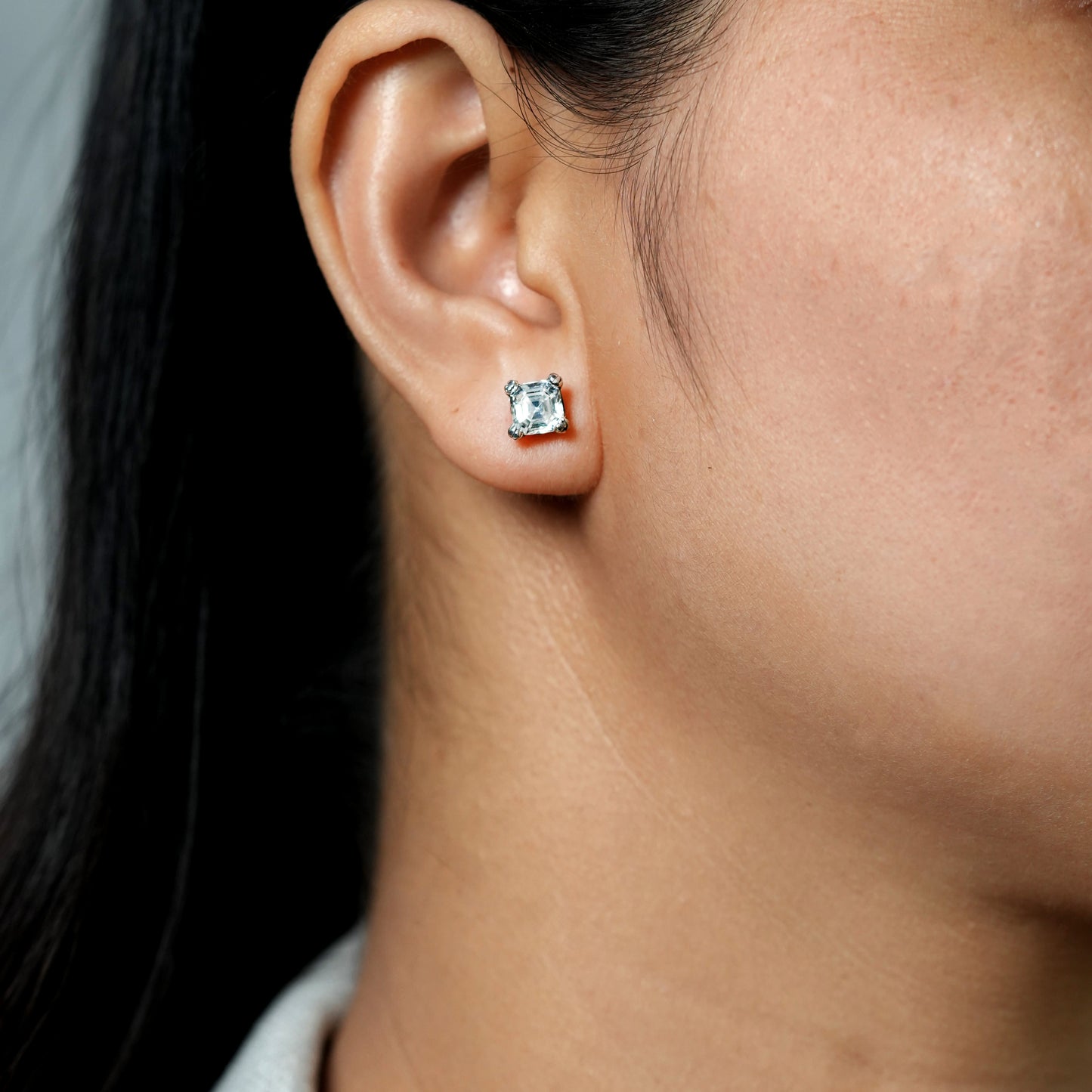 EARRING STUD SOCA PRONG SET NAGA 4480 6MM