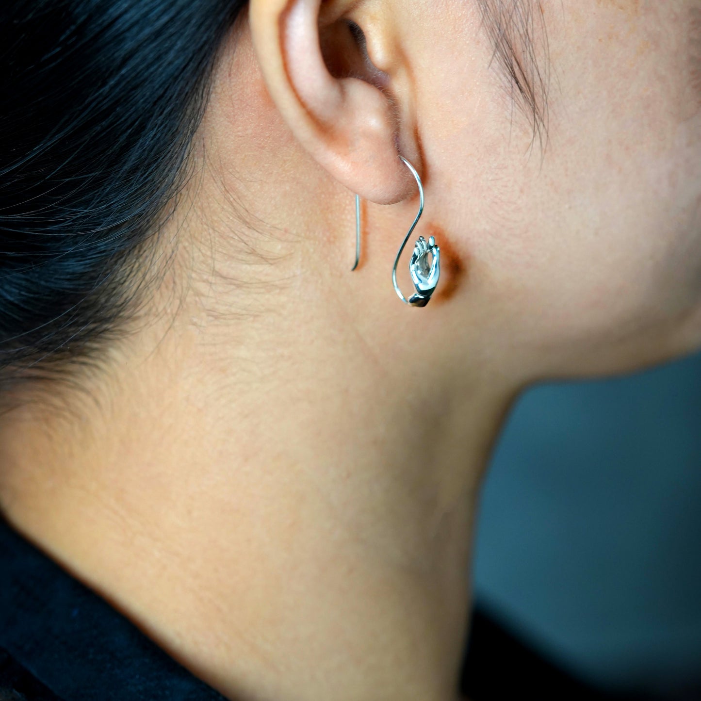 EARRING BUDDHA'S HAND