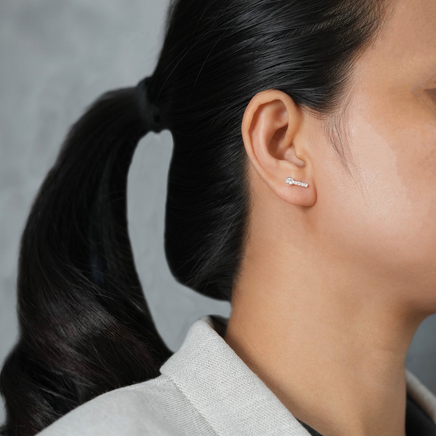 EARRING LINEAR ROUND ZIRCONIA