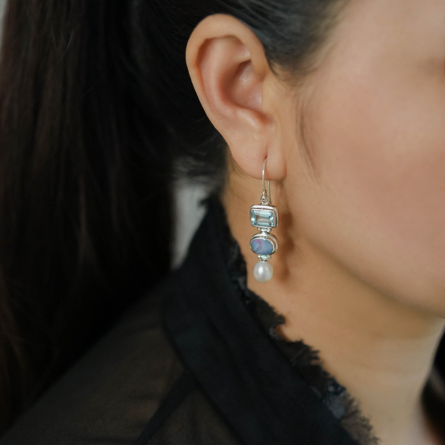 EARRING DANGLE SOCA LINEAR