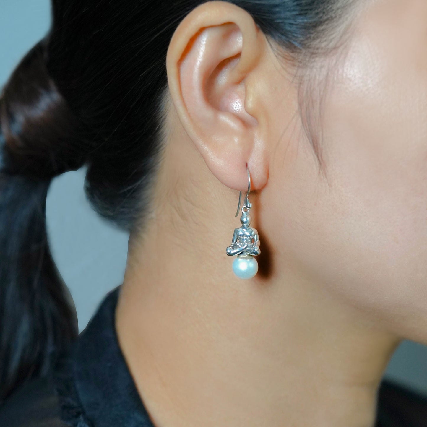 EARRING YOGA PADMASANA (LOTUS POSE)