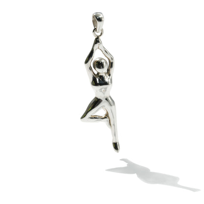 PENDANT YOGA VRKSASANA (TREE POSE)