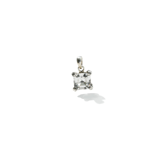 PENDANT SOCA PRONG SET NAGA 44808MM