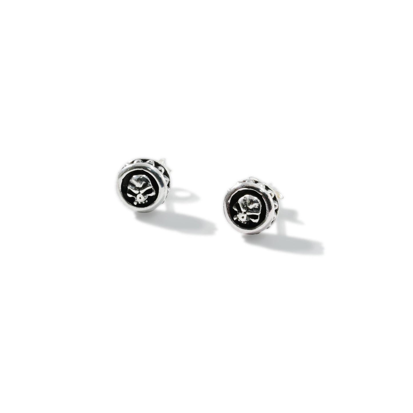 EARRING STUD ROUND SKULL