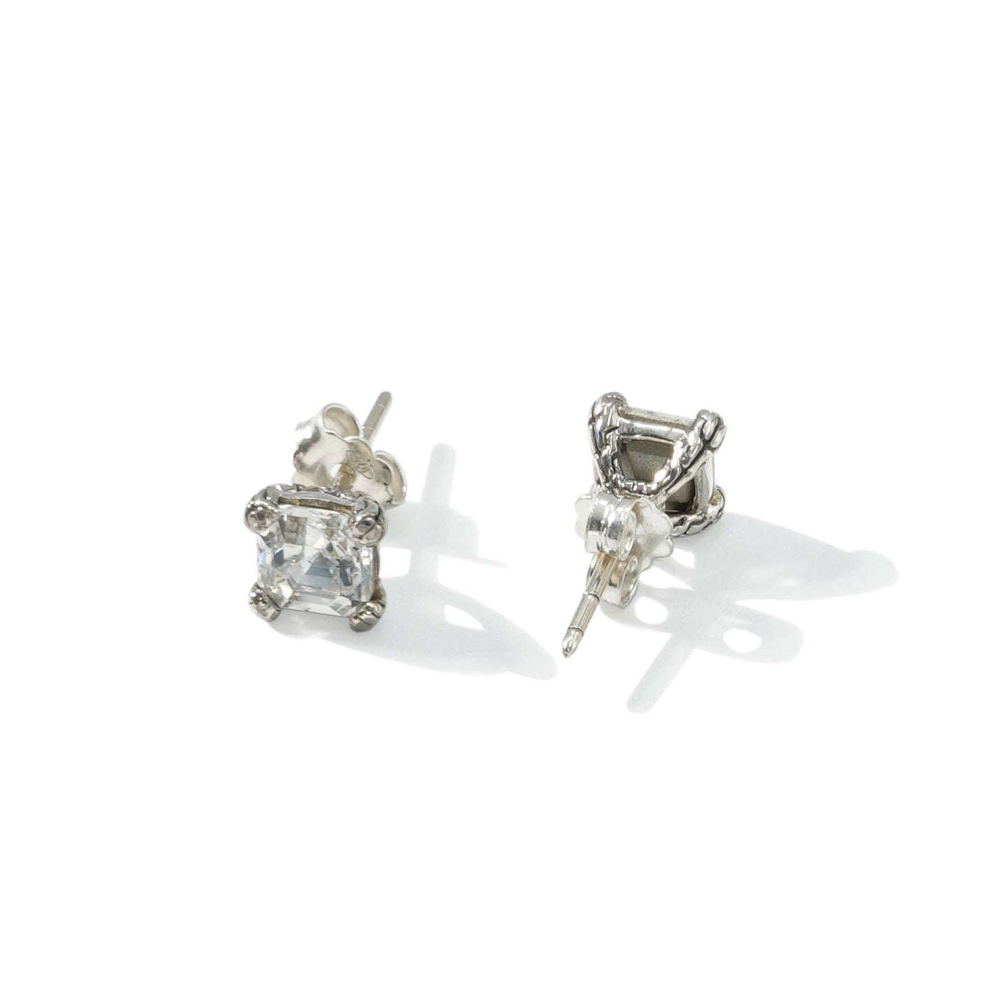 EARRING STUD SOCA PRONG SET NAGA 4480 6MM