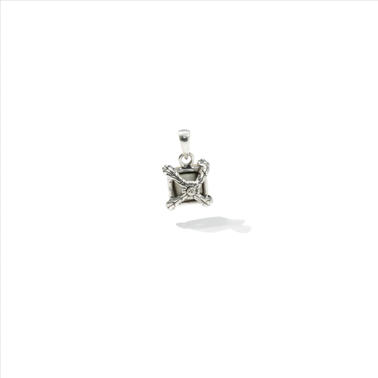 PENDANT SOCA PRONG SET NAGA 44808MM