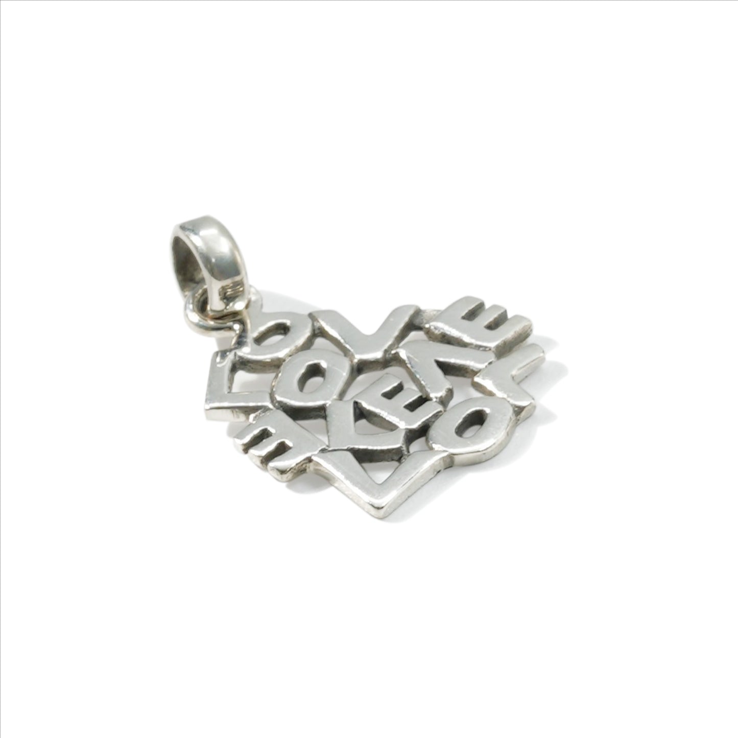 PENDANT “LOVE” HEART