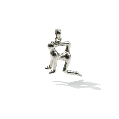 PENDANT YOGA BITILASANA (COW POSE)