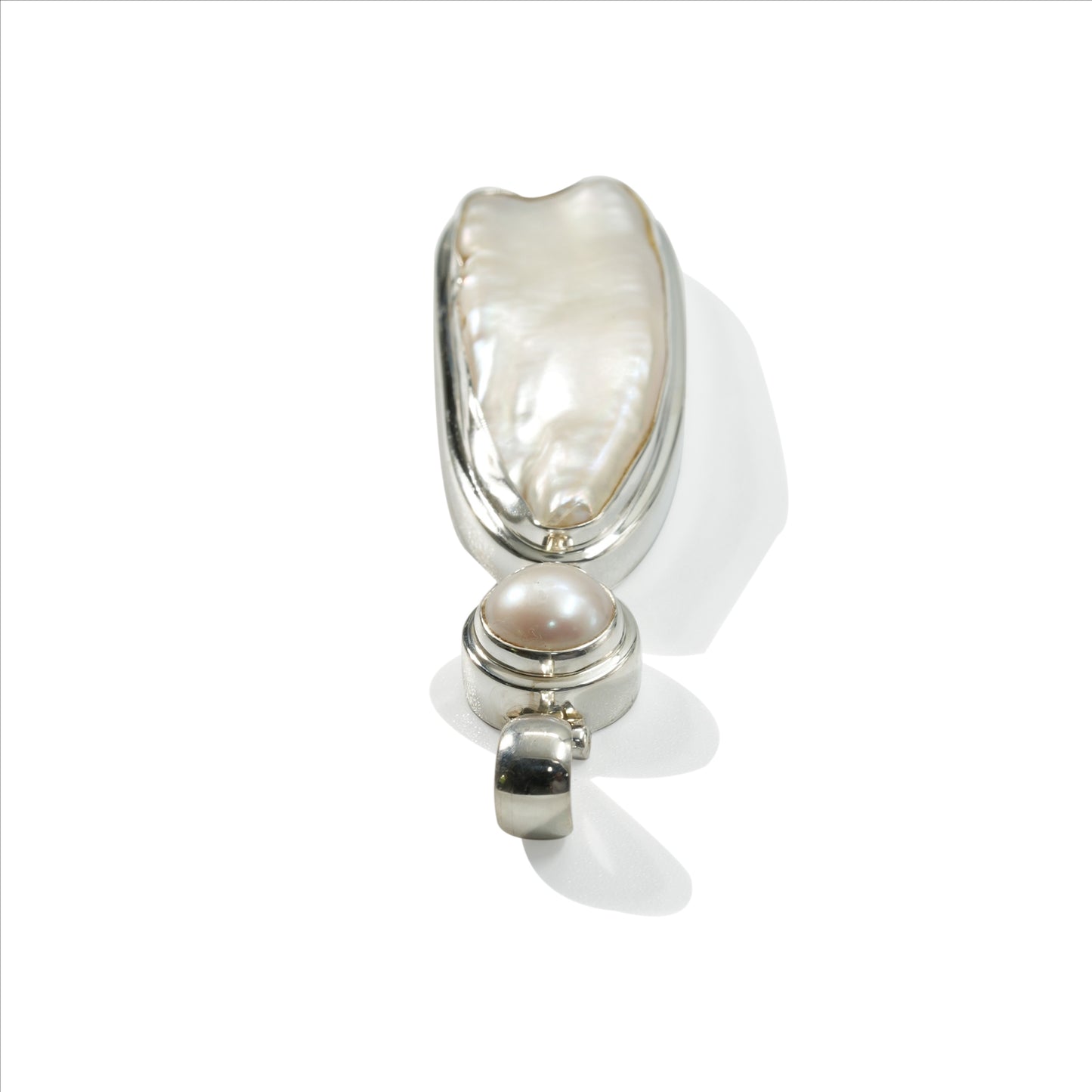 PENDANT WITH FRESH WATER AND KESHI PEARL