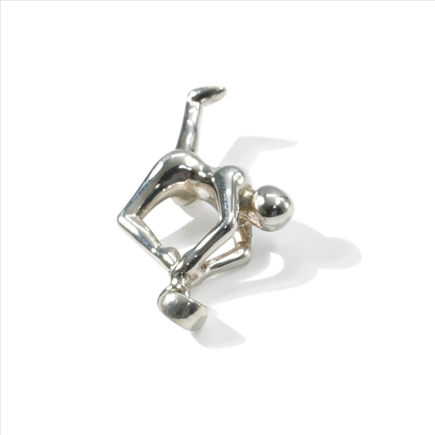 PENDANT YOGA NATARAJASANA (LORD OF DANCERS POSE)