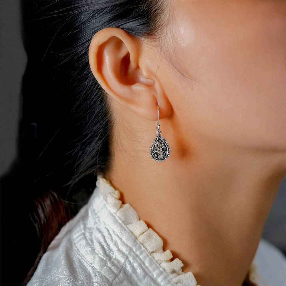 EARRING DANGLE BUN PEARSHAPE